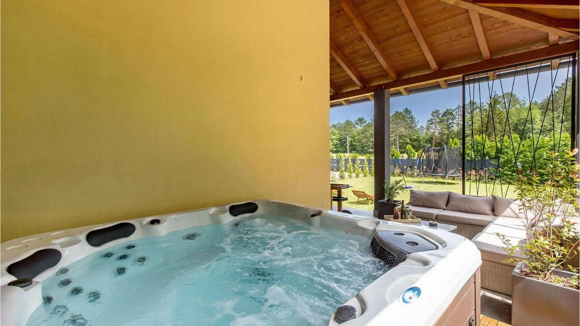 3 Bedroom Nice Home In Klana Croatie